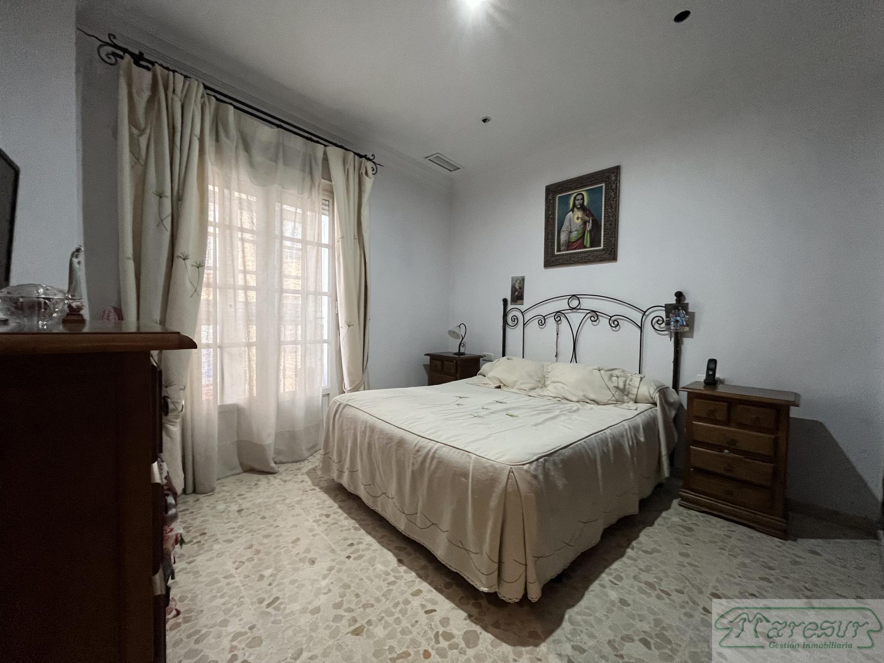 For sale of house in San Fernando