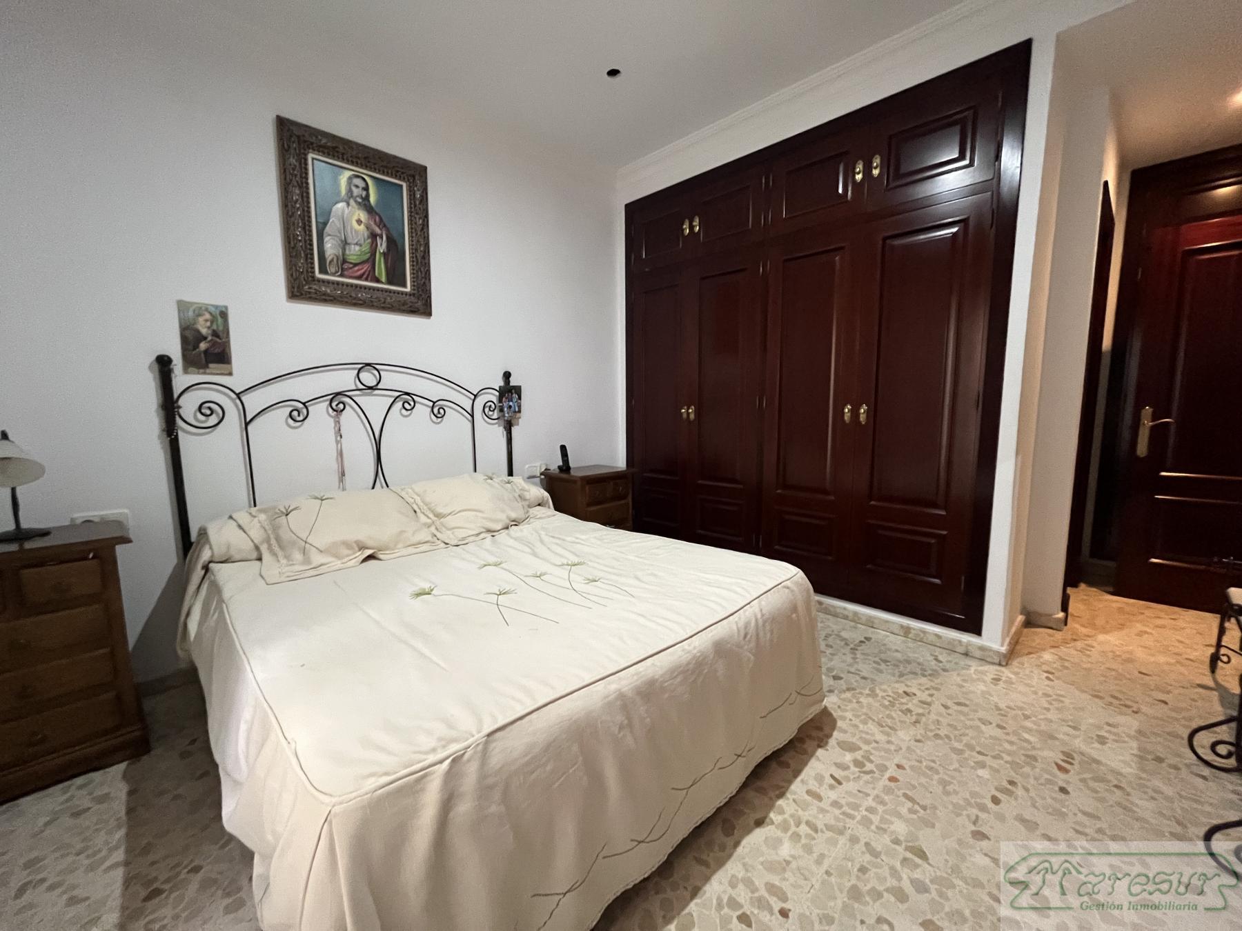 For sale of house in San Fernando