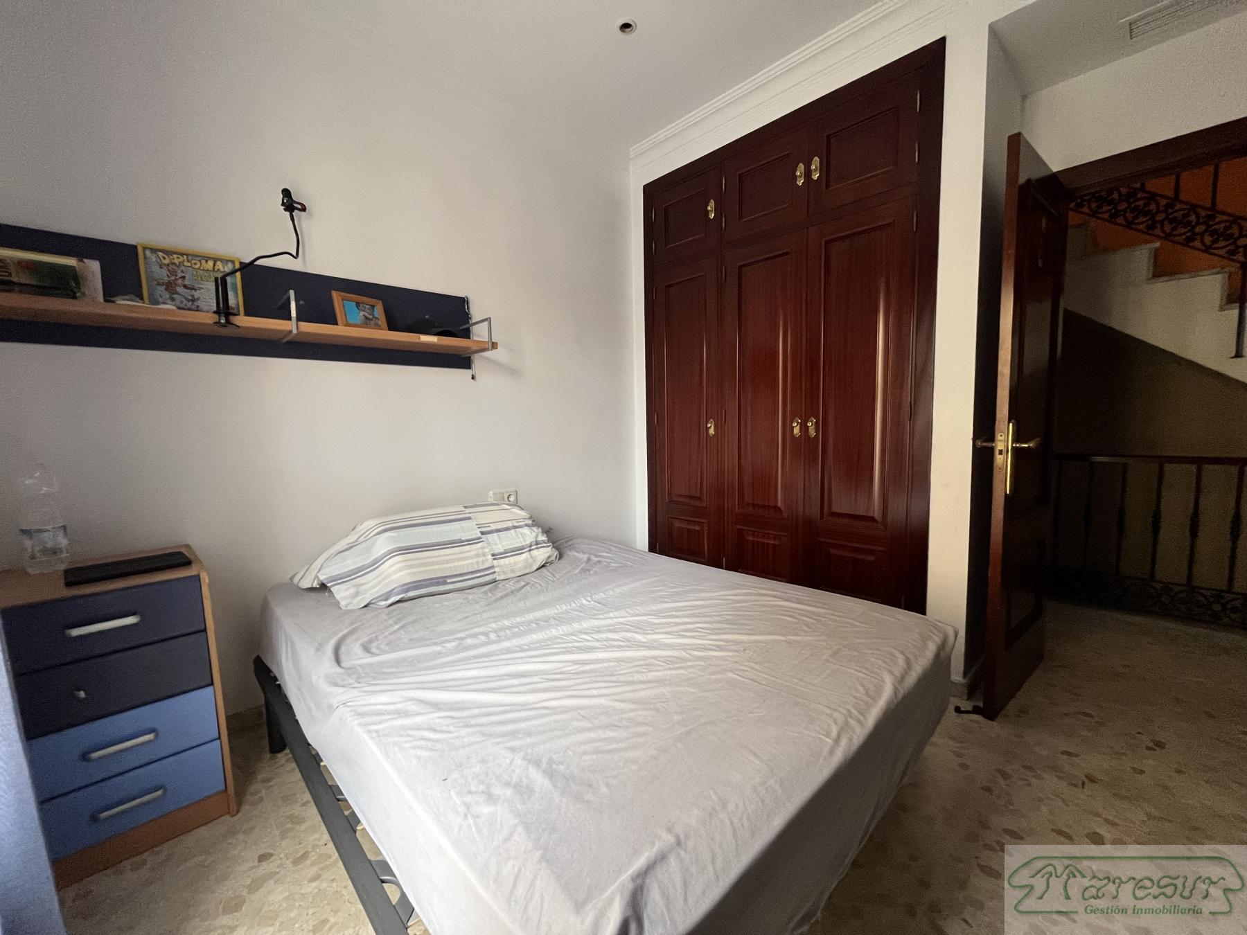 For sale of house in San Fernando
