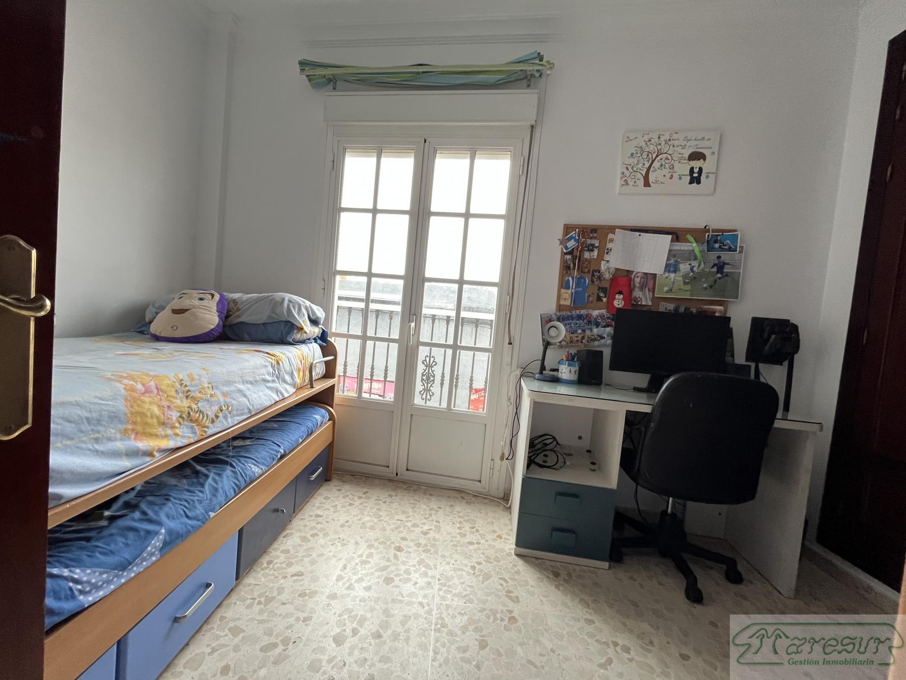 For sale of house in San Fernando