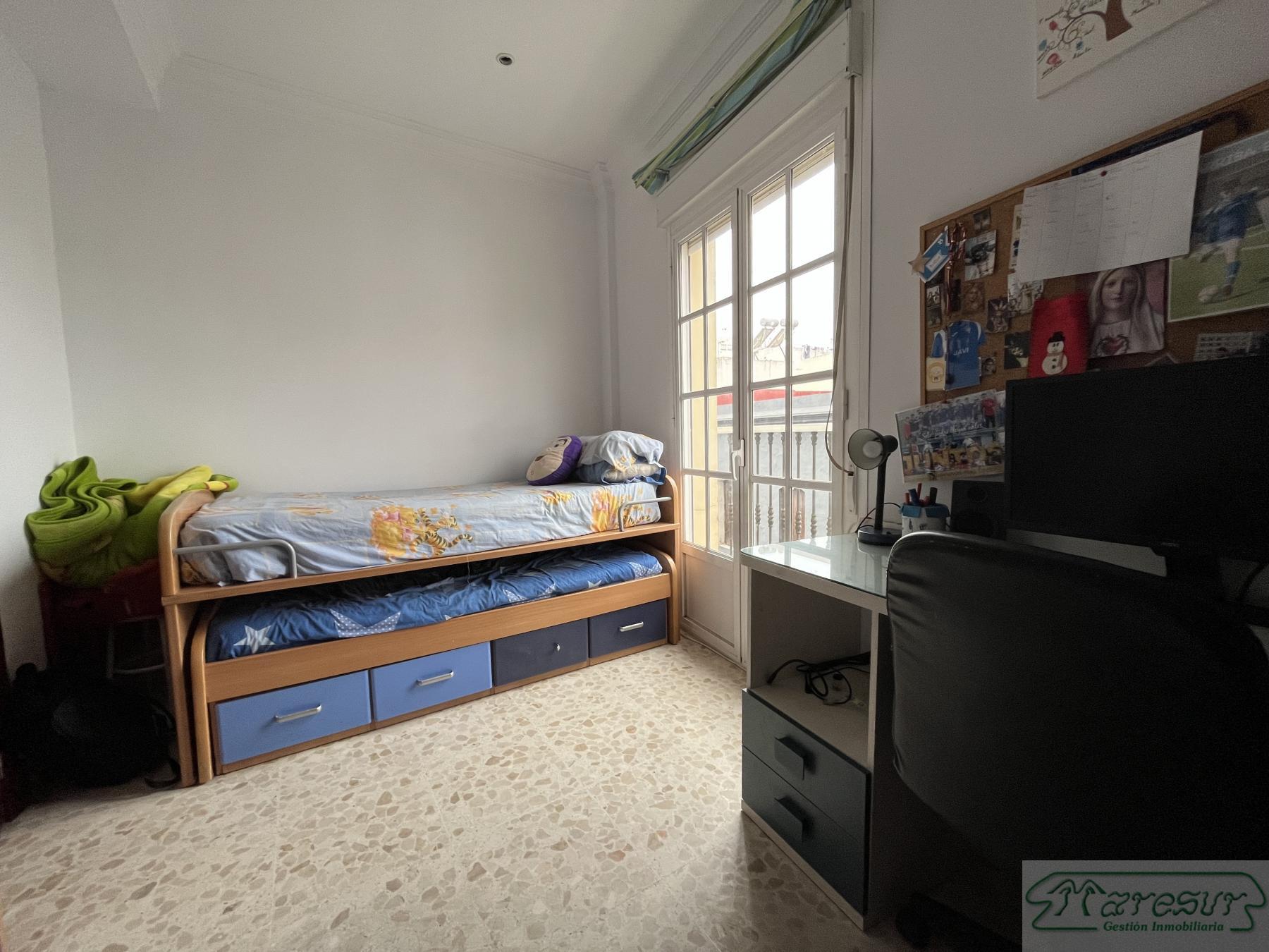 For sale of house in San Fernando