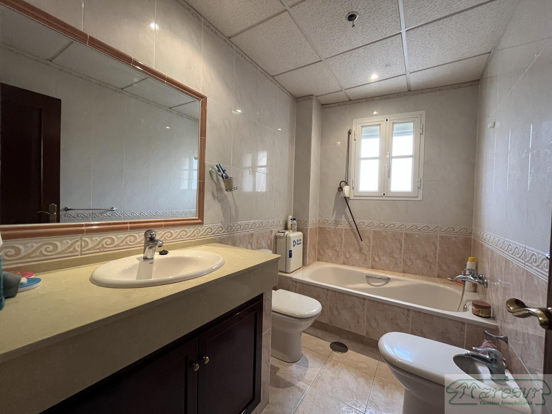 For sale of house in San Fernando