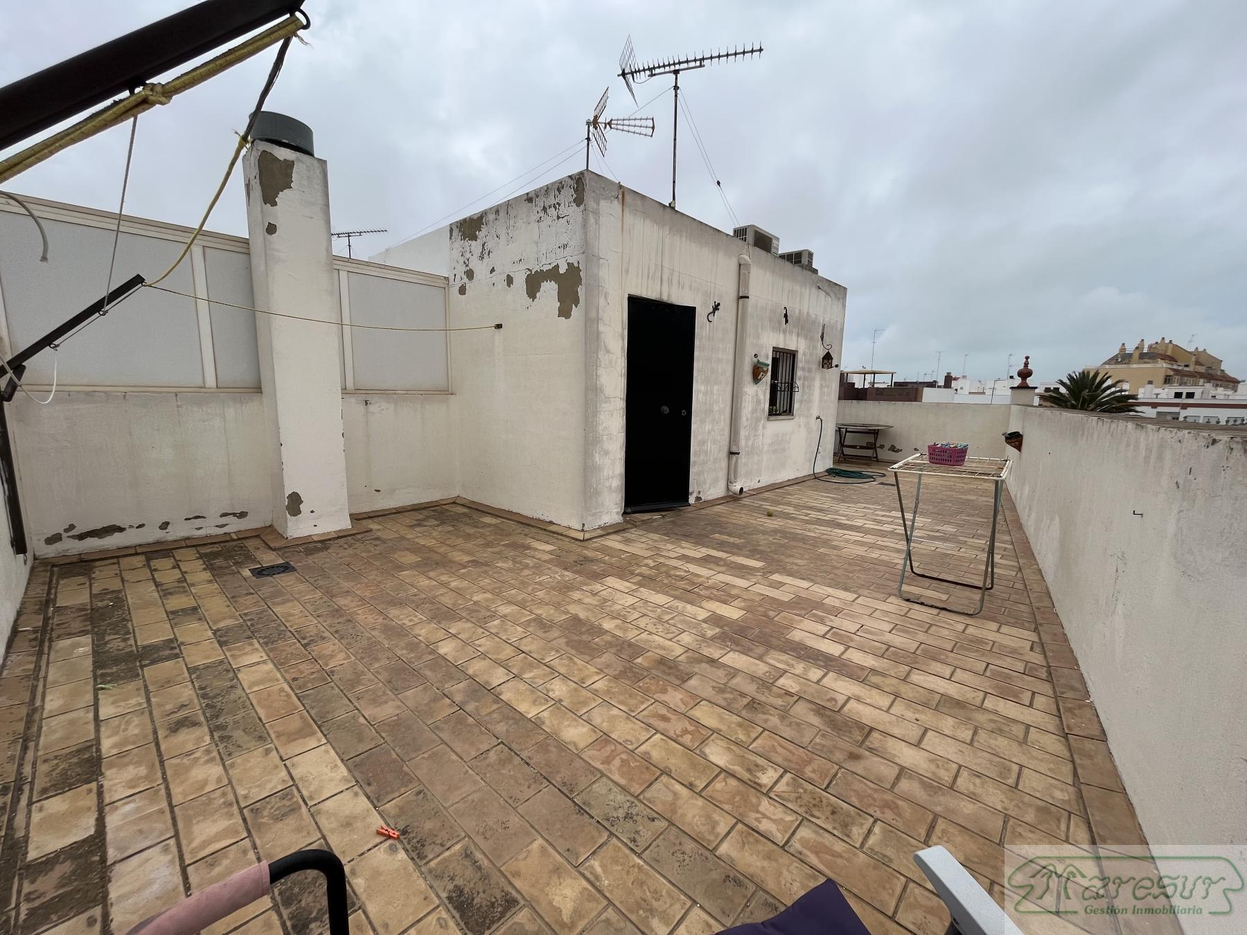 For sale of house in San Fernando