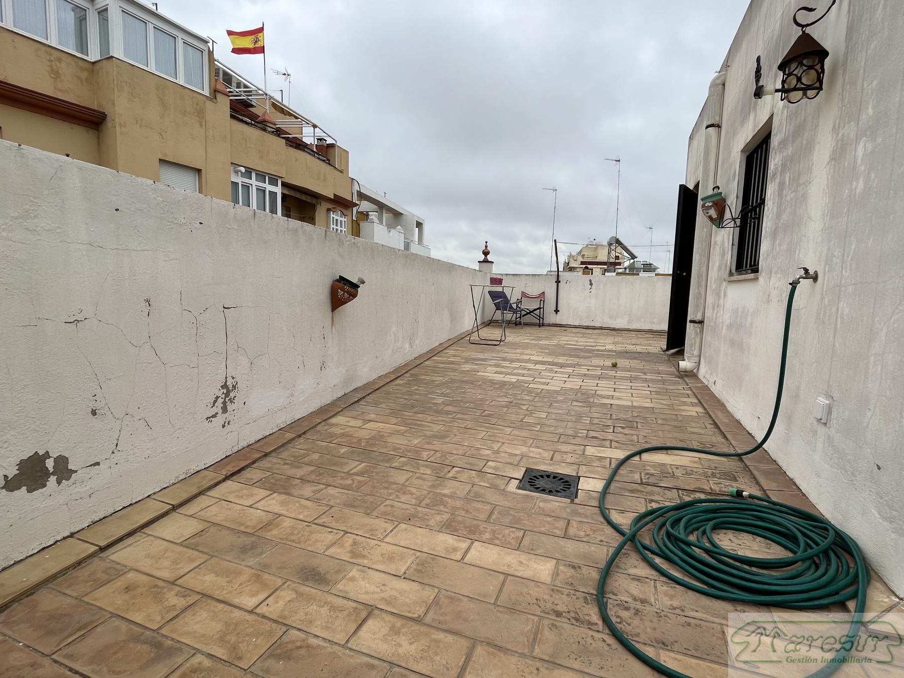 For sale of house in San Fernando