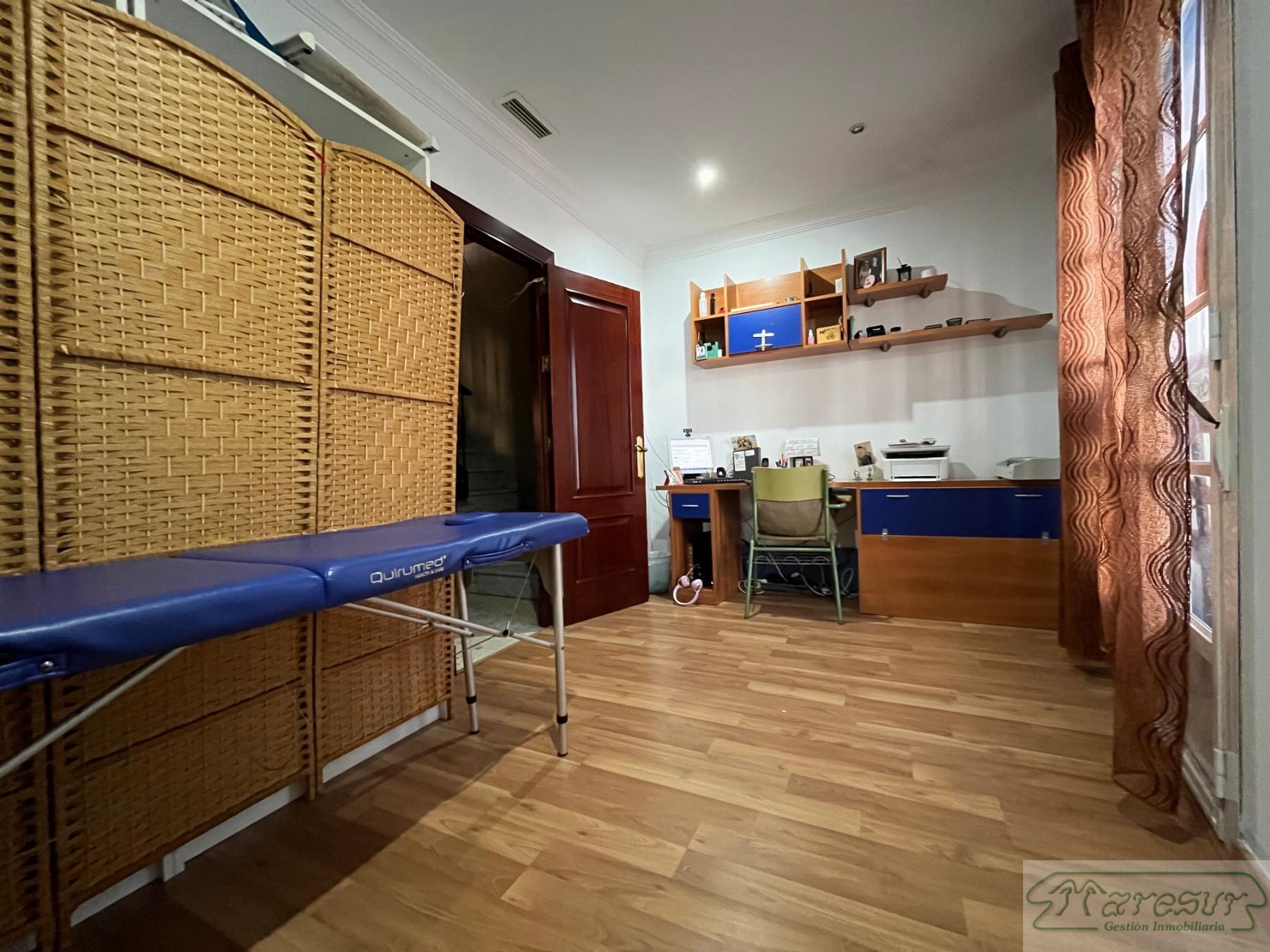 For sale of house in San Fernando
