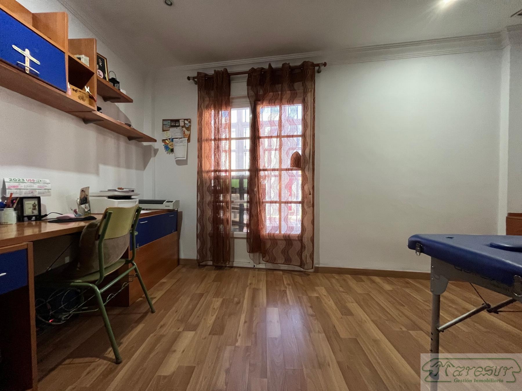 For sale of house in San Fernando
