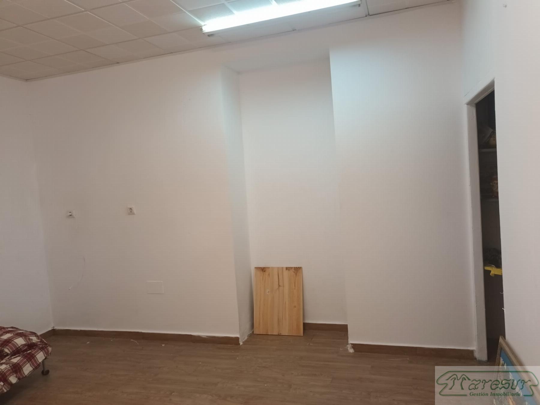 For rent of commercial in San Fernando
