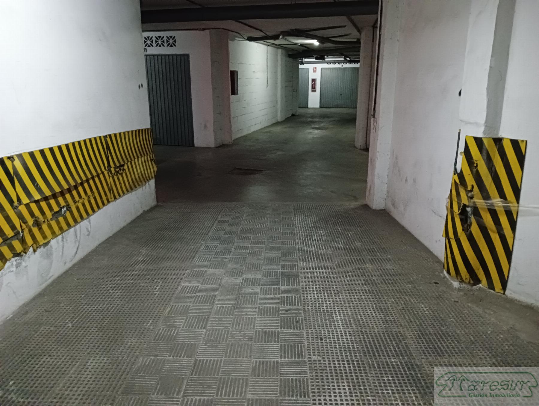 For sale of garage in San Fernando