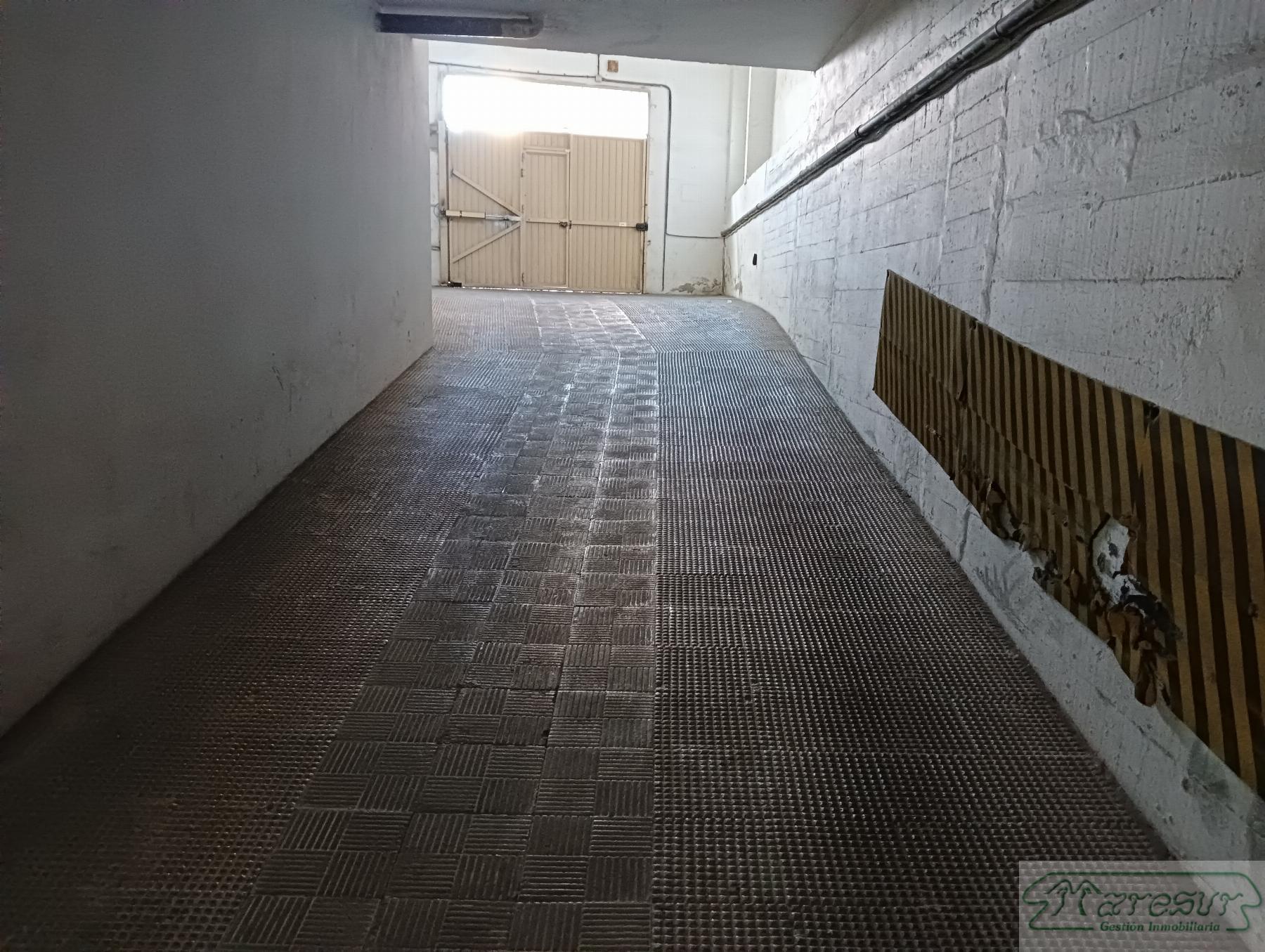 For sale of garage in San Fernando