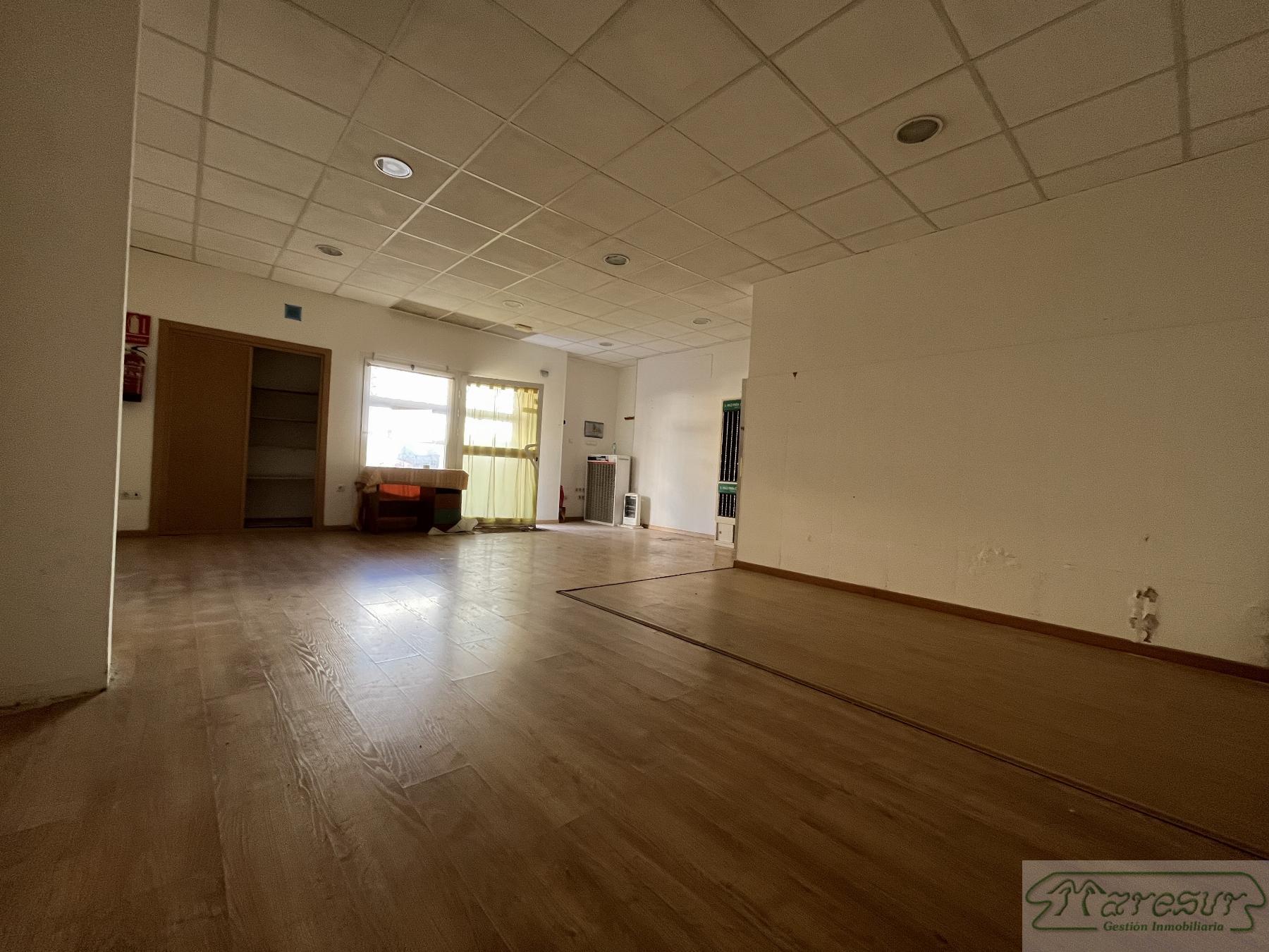 For rent of commercial in San Fernando
