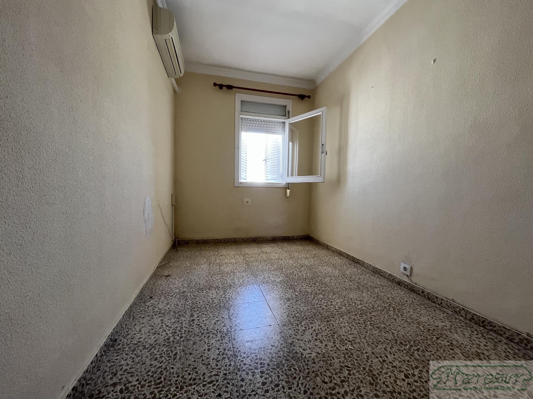 For sale of flat in San Fernando