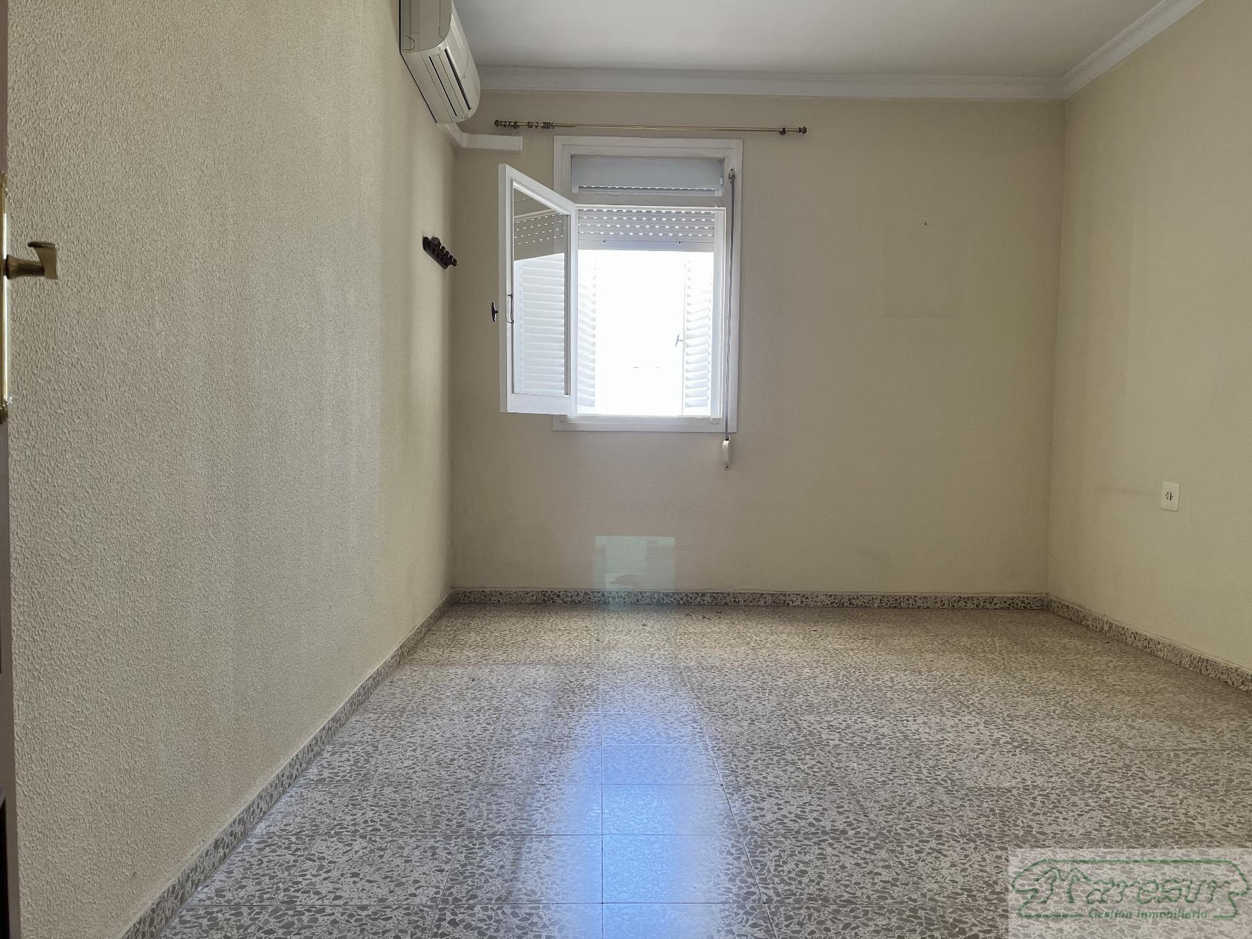 For sale of flat in San Fernando