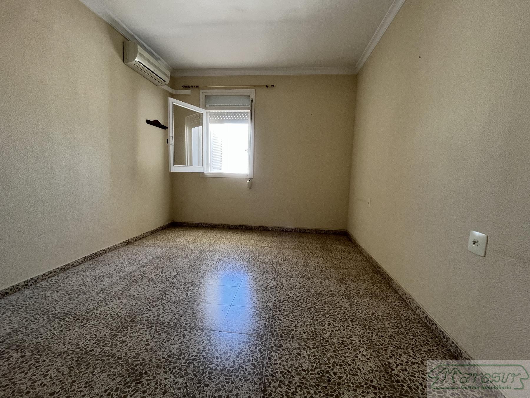 For sale of flat in San Fernando