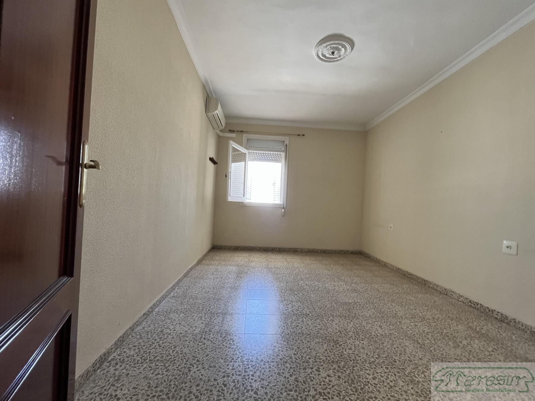 For sale of flat in San Fernando