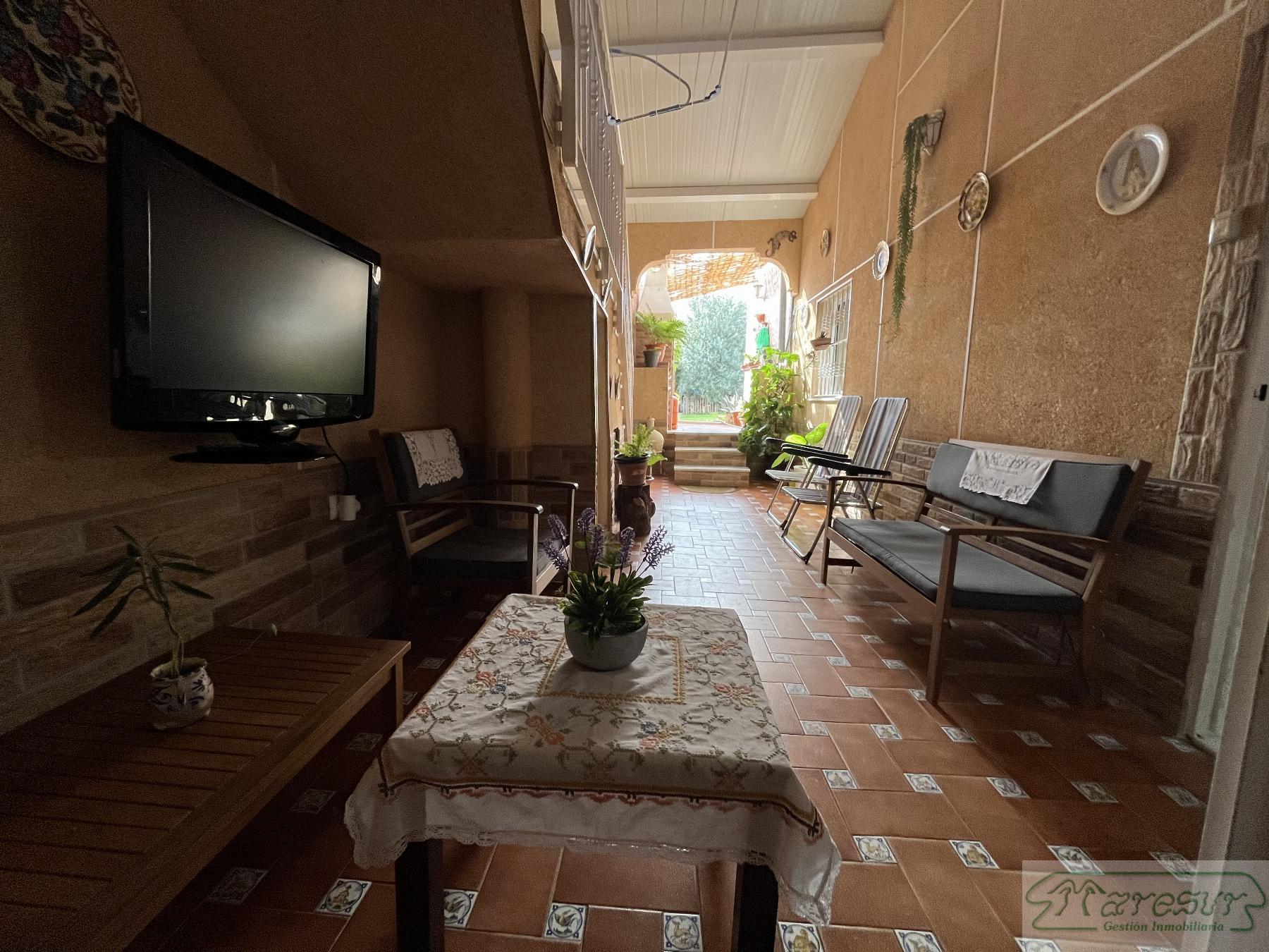 For sale of house in San Fernando
