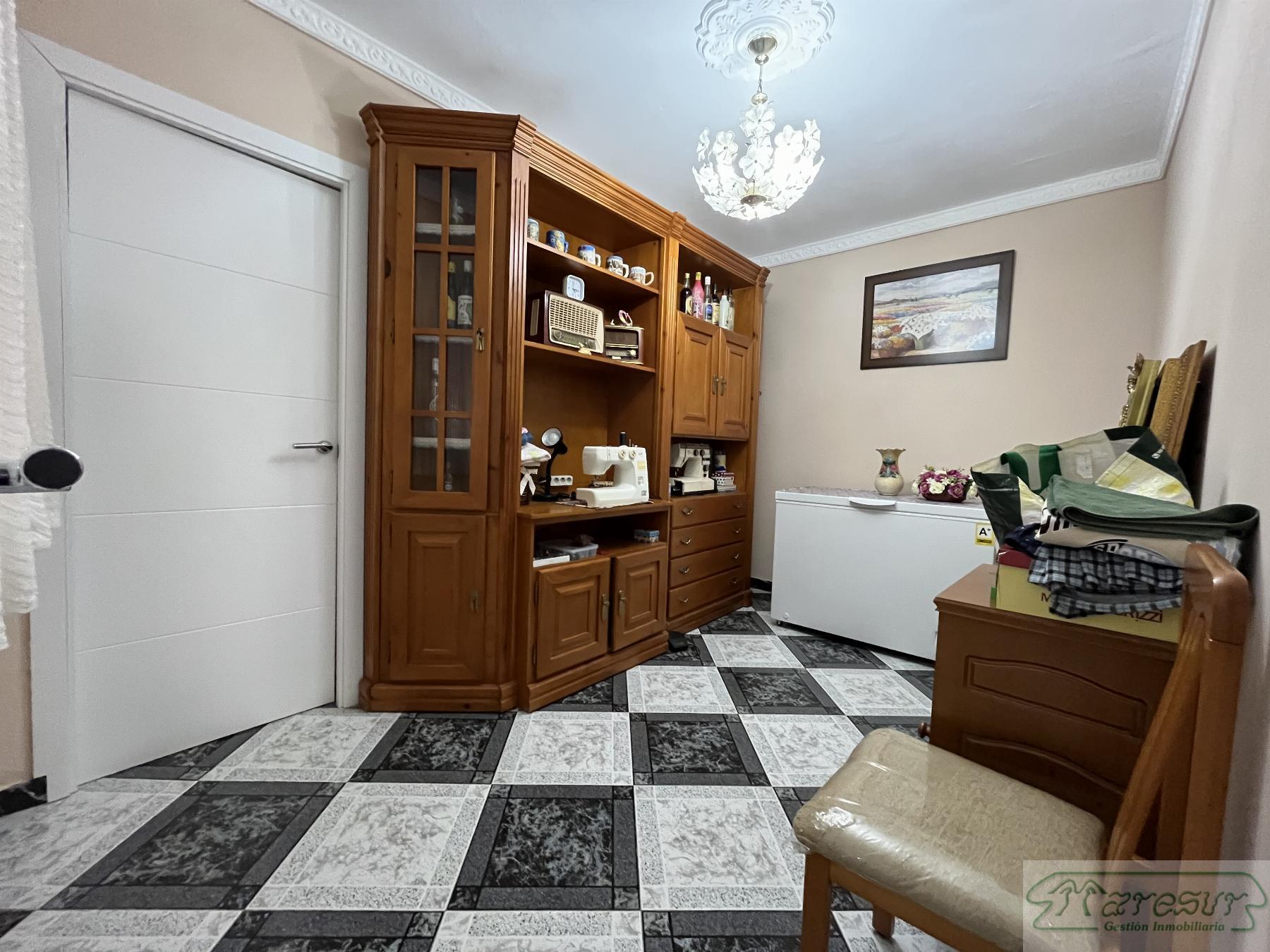 For sale of house in San Fernando