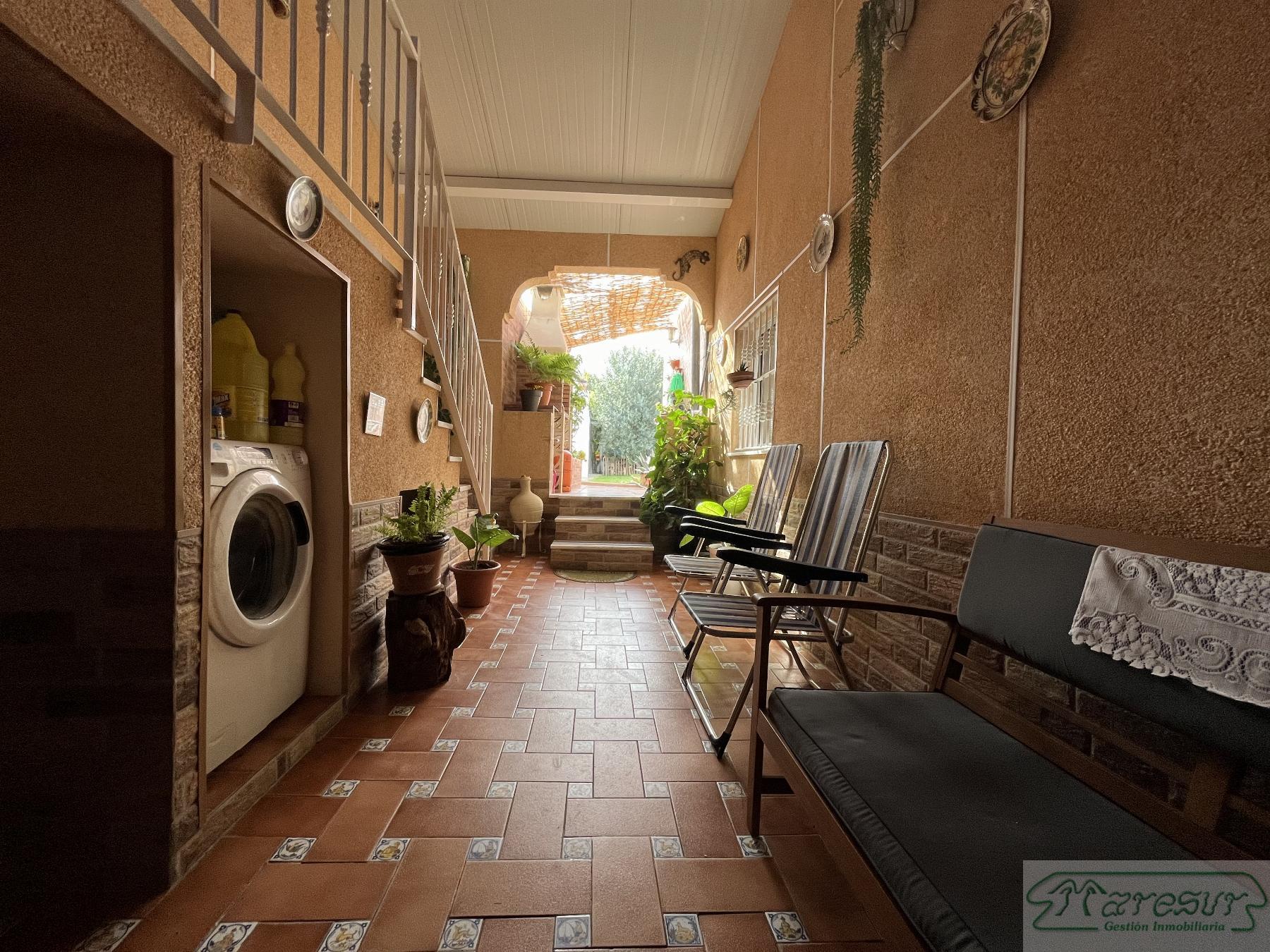 For sale of house in San Fernando