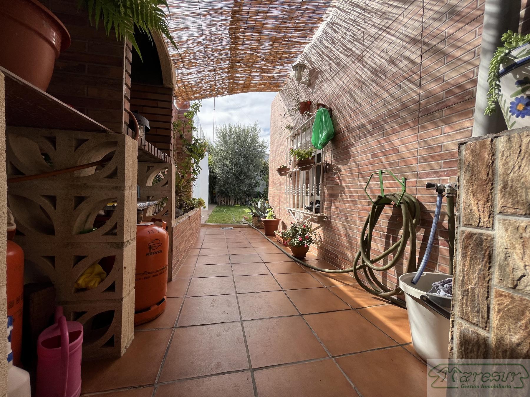 For sale of house in San Fernando