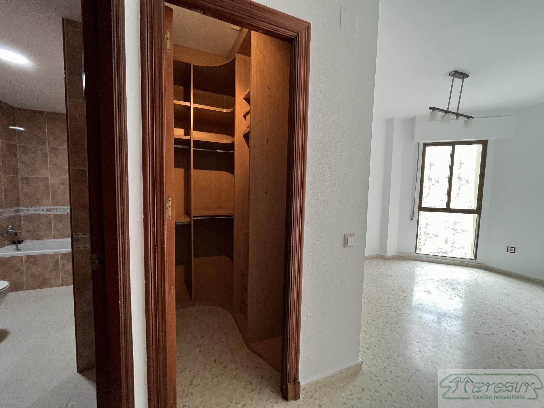 For sale of flat in San Fernando