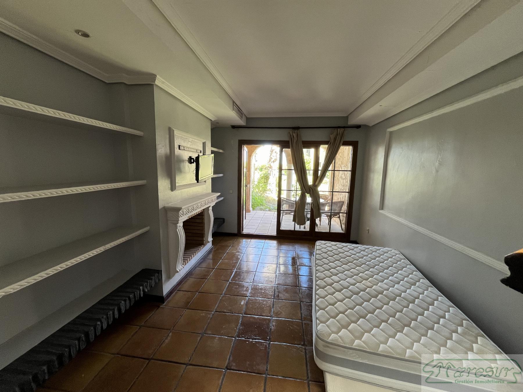 For sale of bungalow in San Fernando