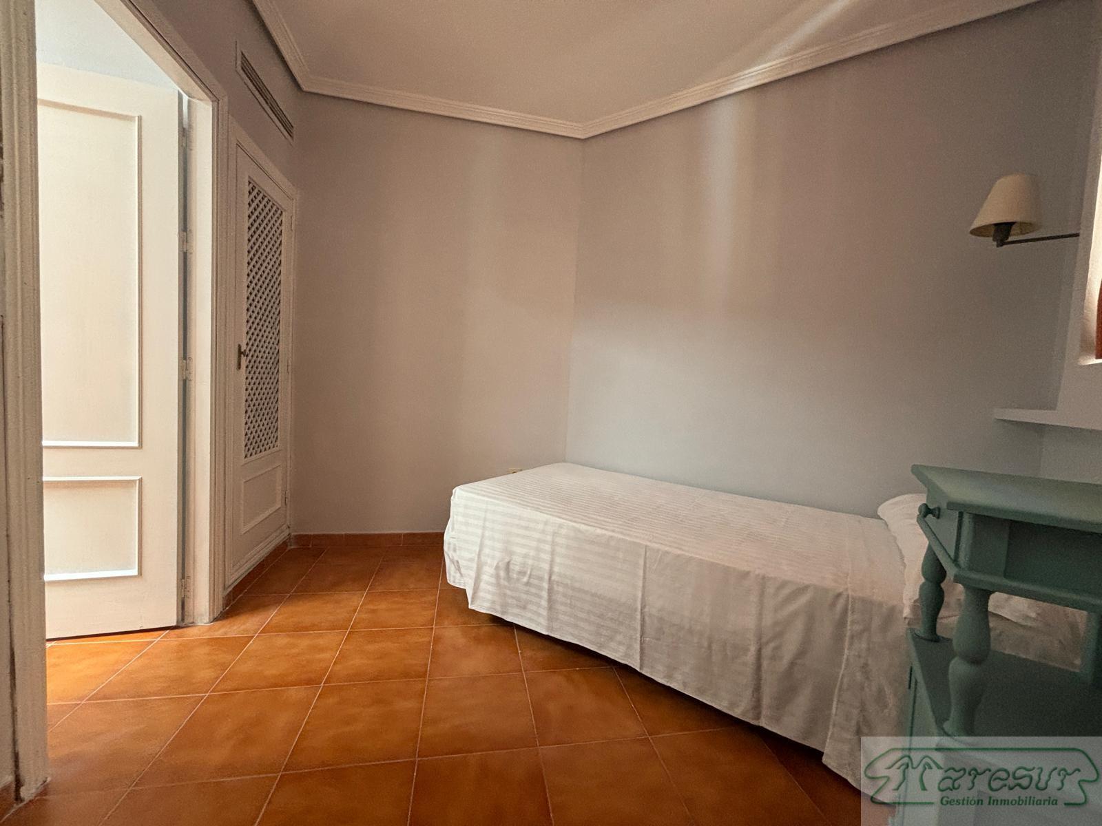 For sale of bungalow in San Fernando