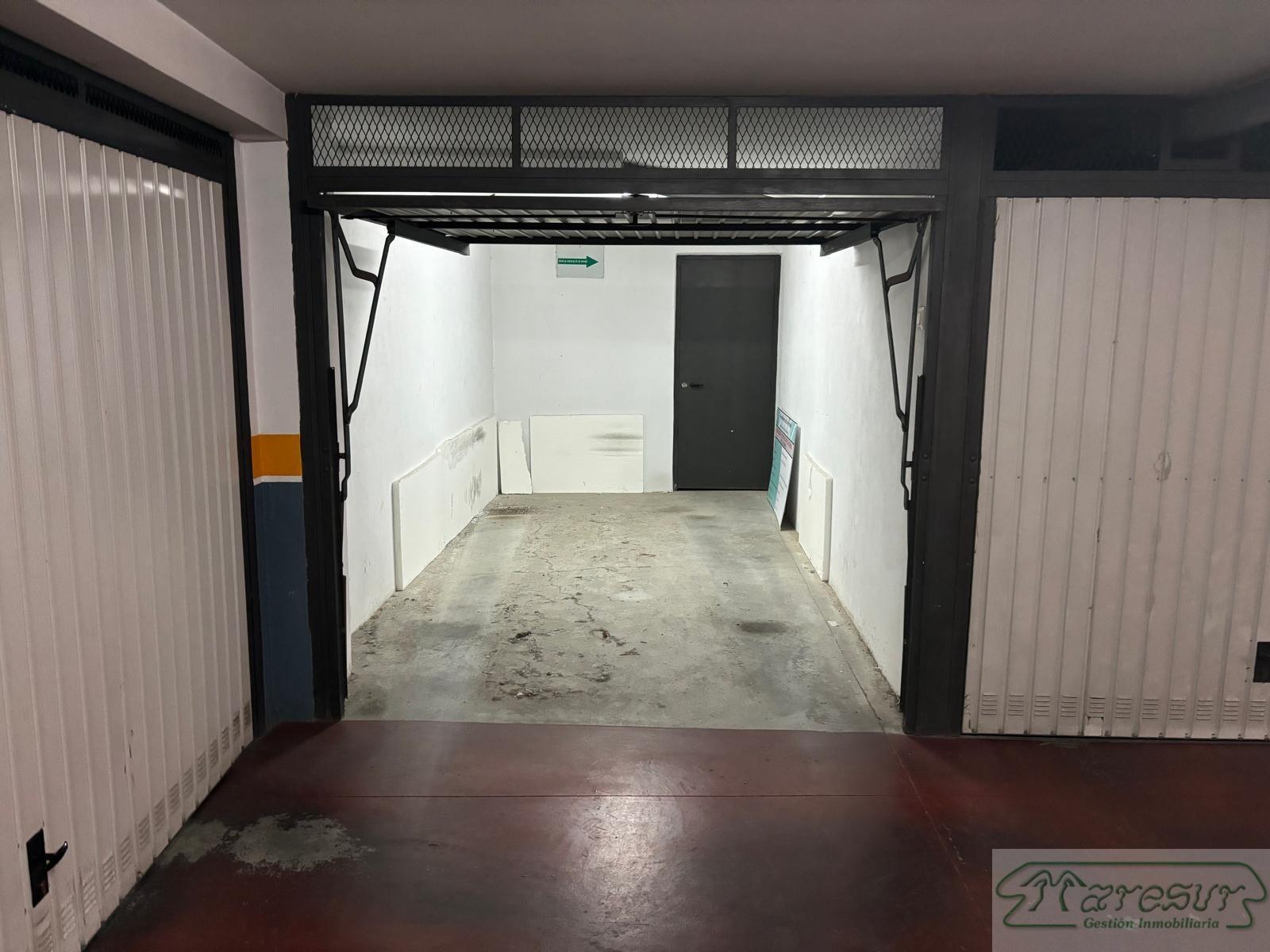 For sale of garage in San Fernando