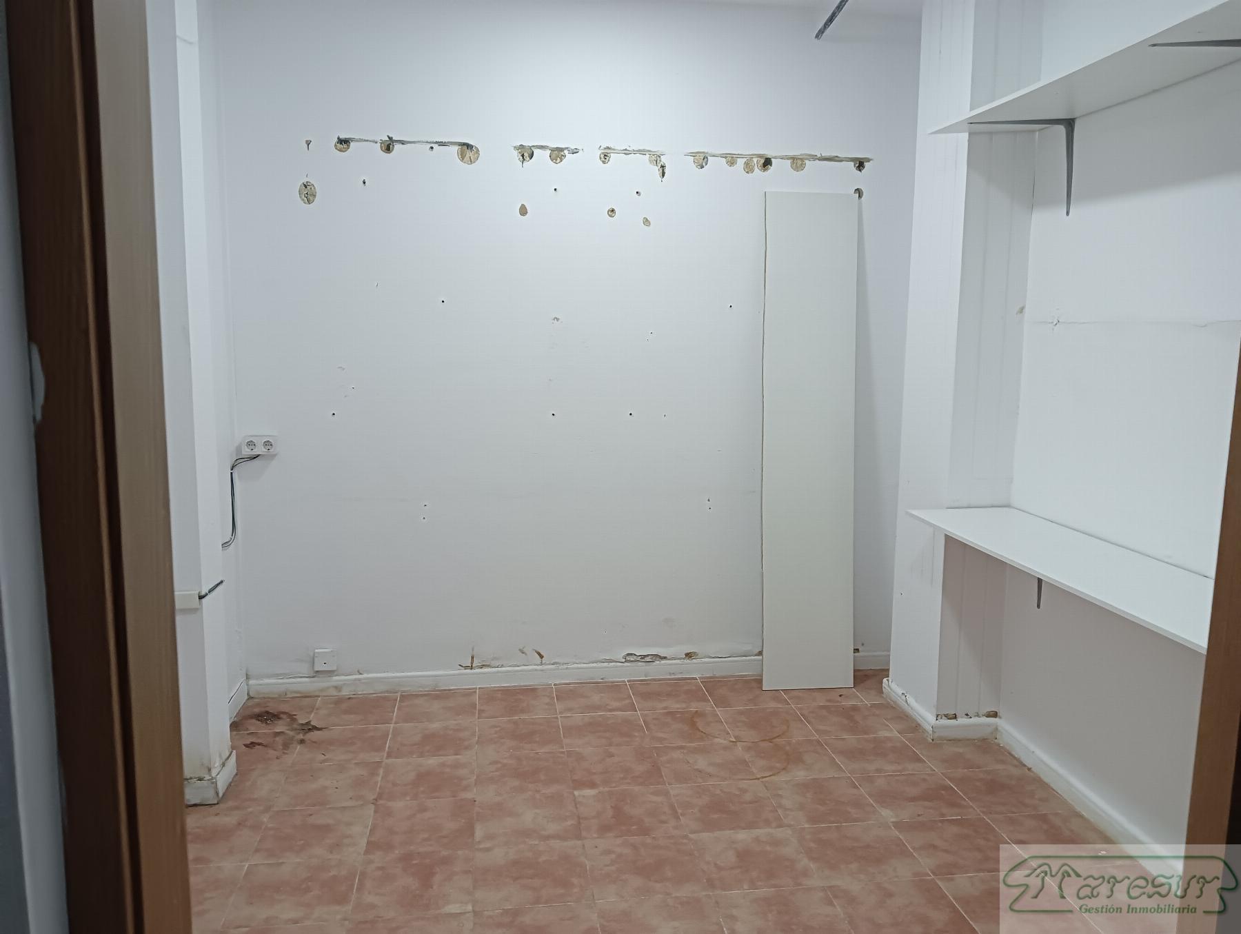 For rent of commercial in San Fernando
