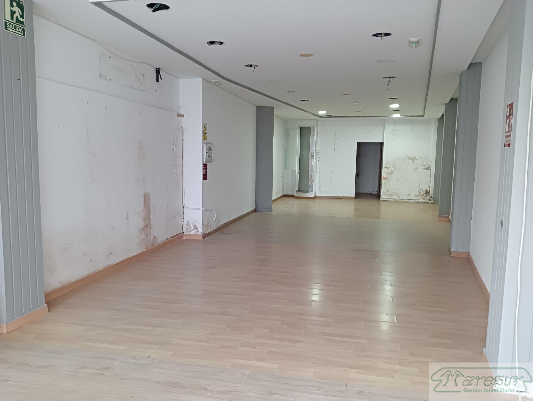 For rent of commercial in San Fernando