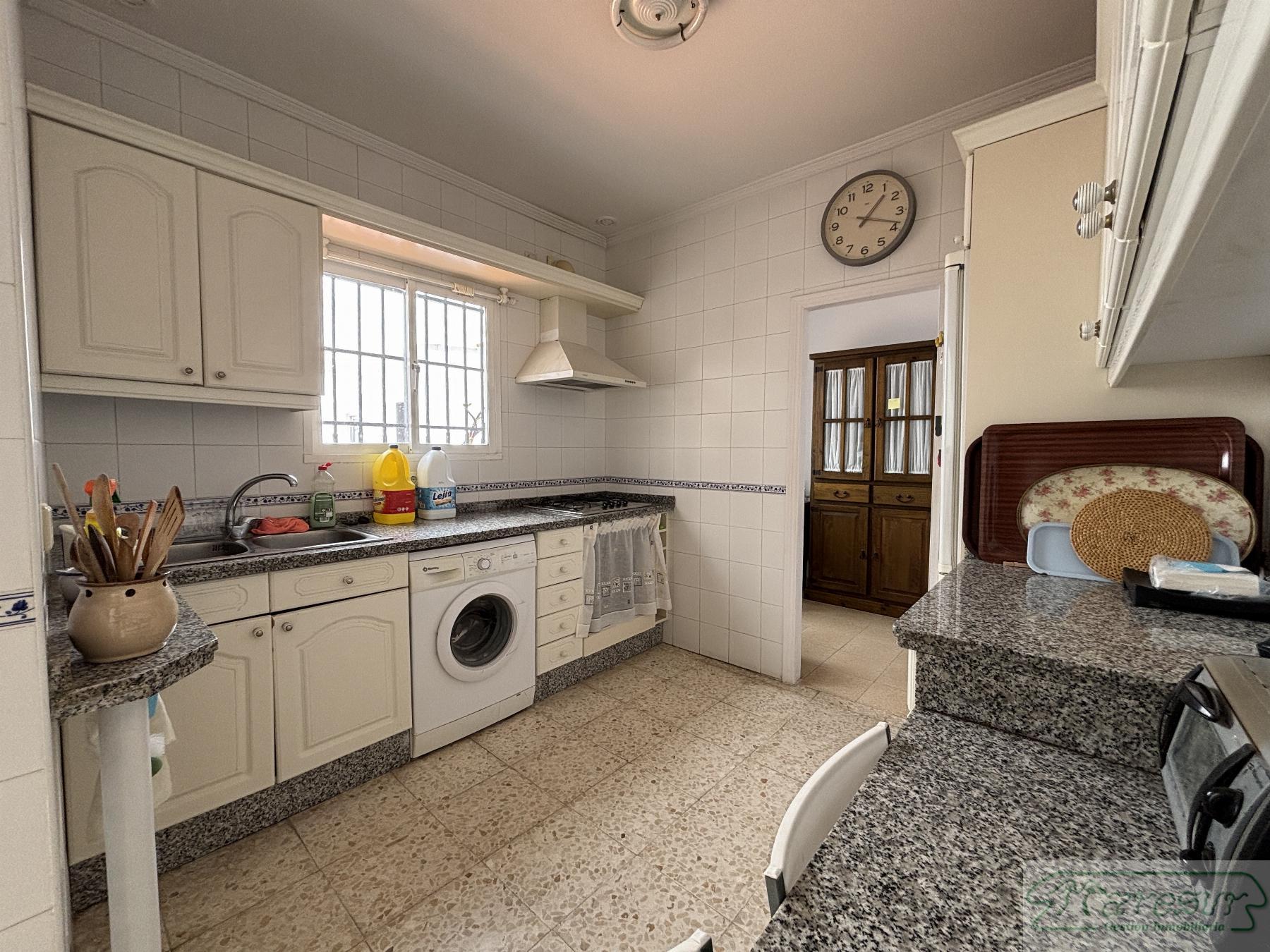 For sale of house in San Fernando