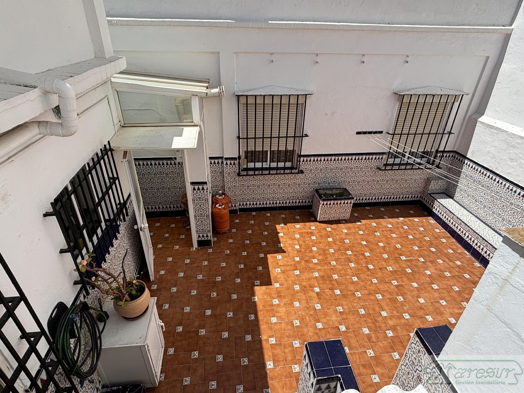 For sale of house in San Fernando