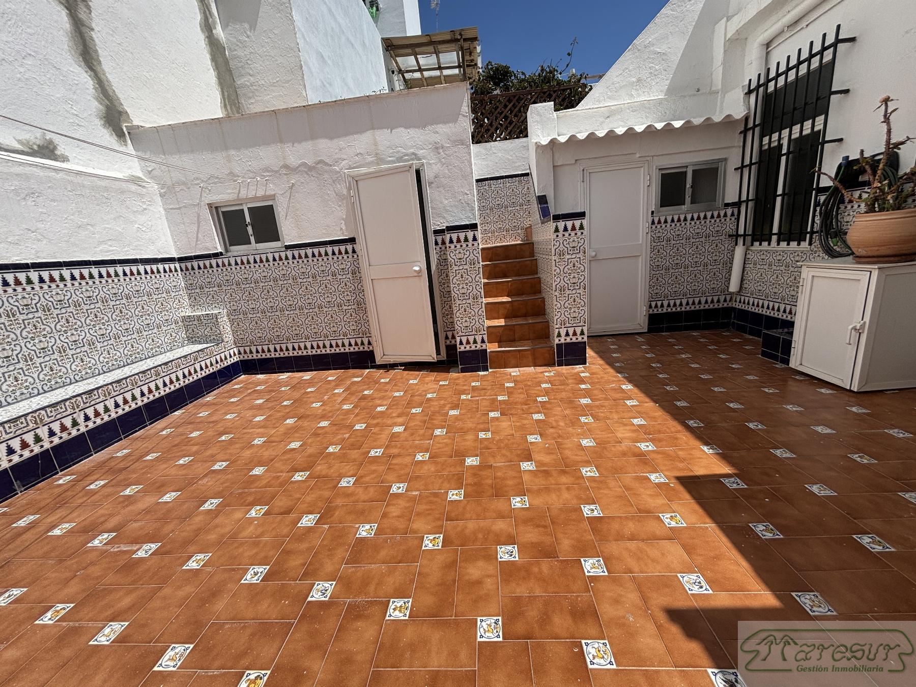 For sale of house in San Fernando