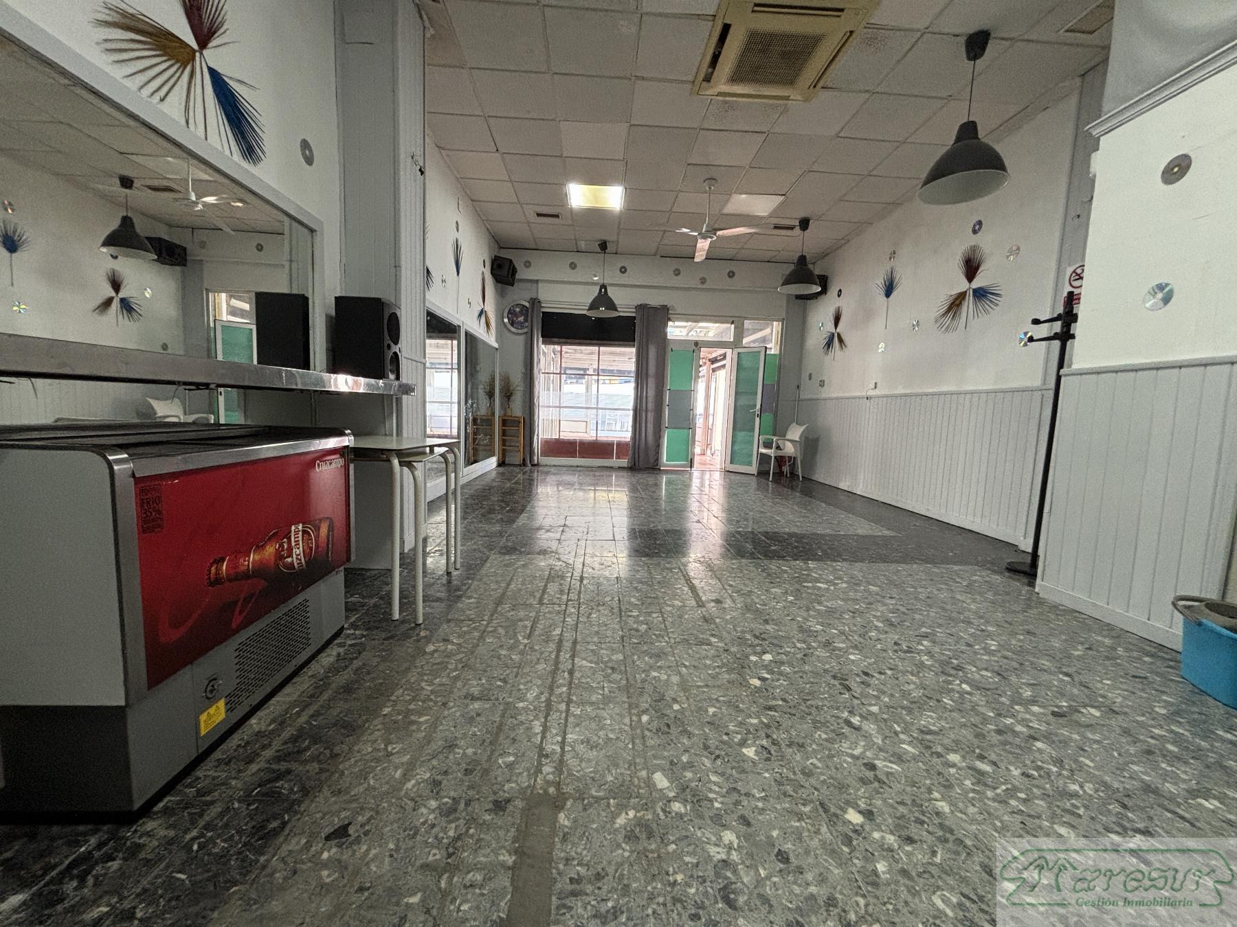 For sale of commercial in San Fernando