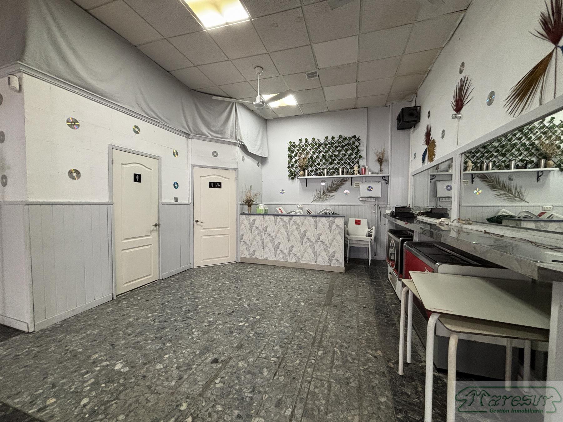 For sale of commercial in San Fernando