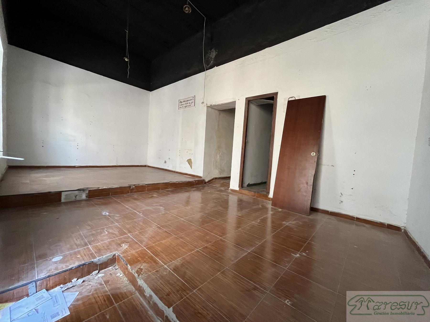 For rent of commercial in San Fernando