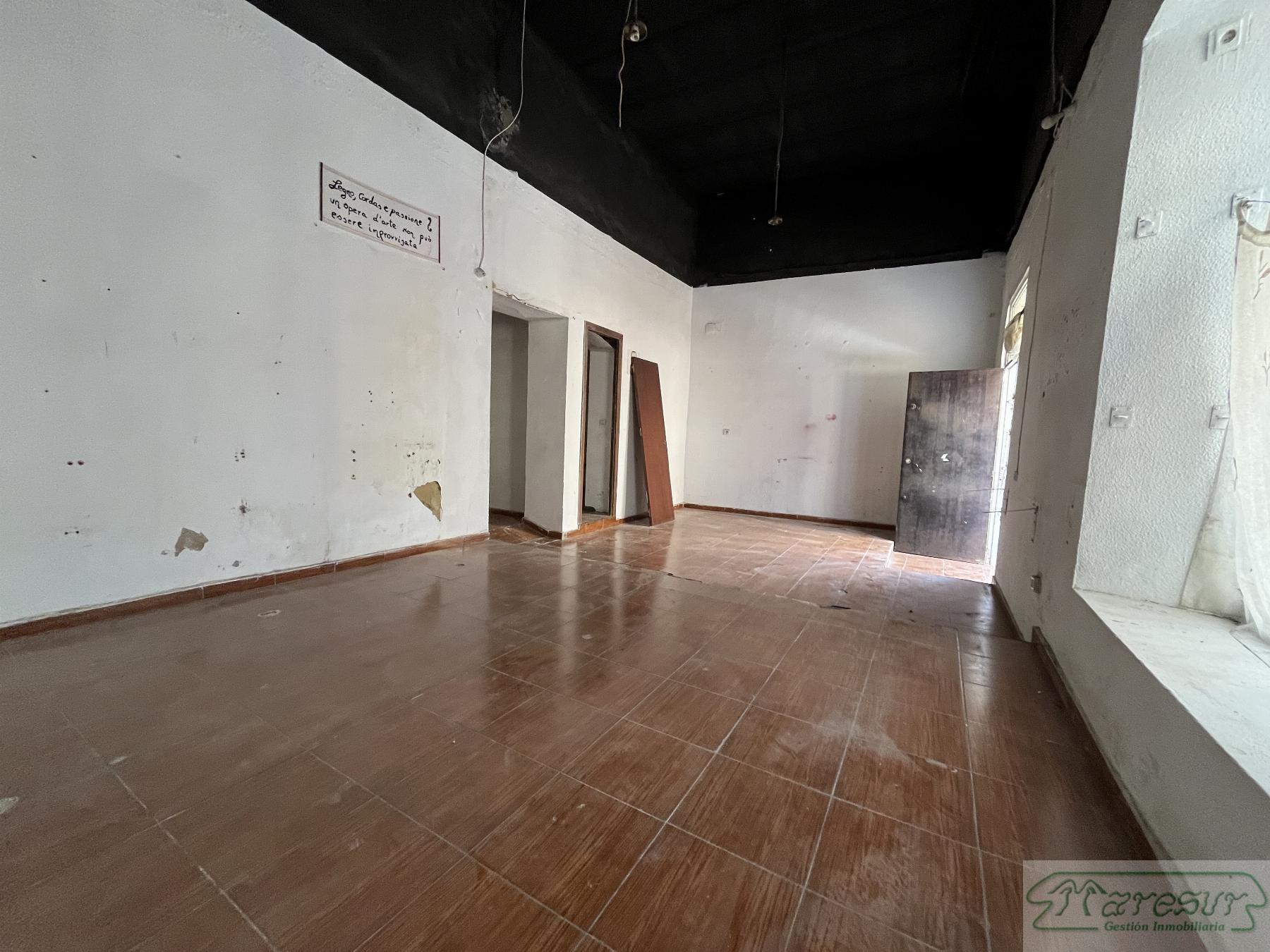 For rent of commercial in San Fernando