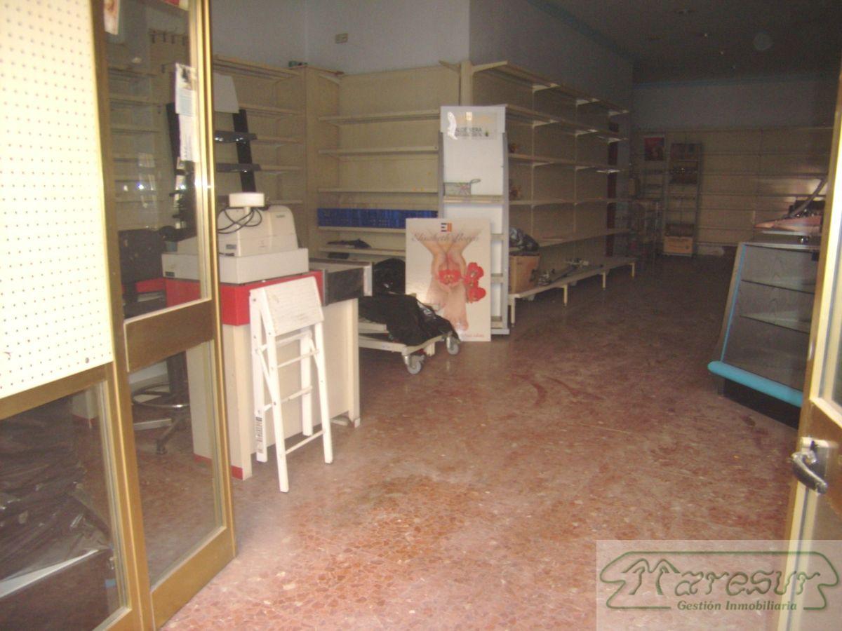 For sale of commercial in San Fernando