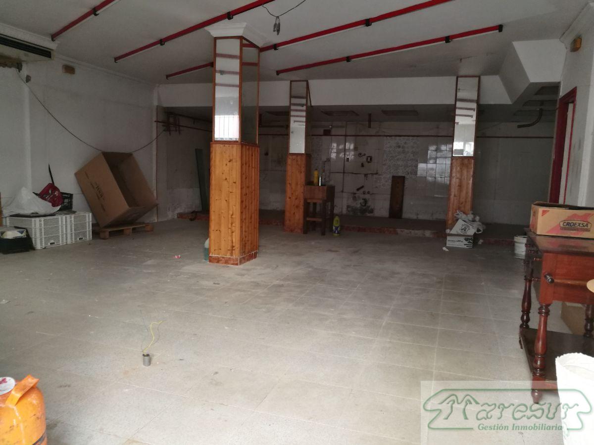 For rent of commercial in San Fernando