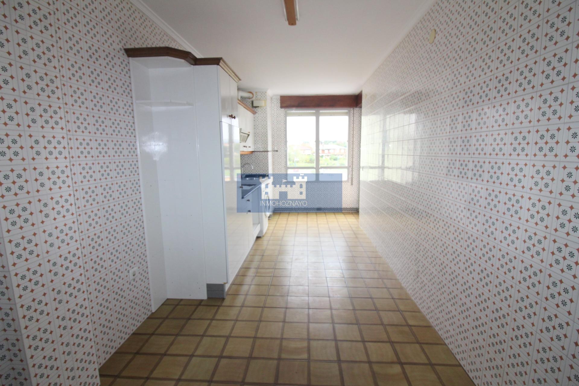 For sale of flat in Argoños