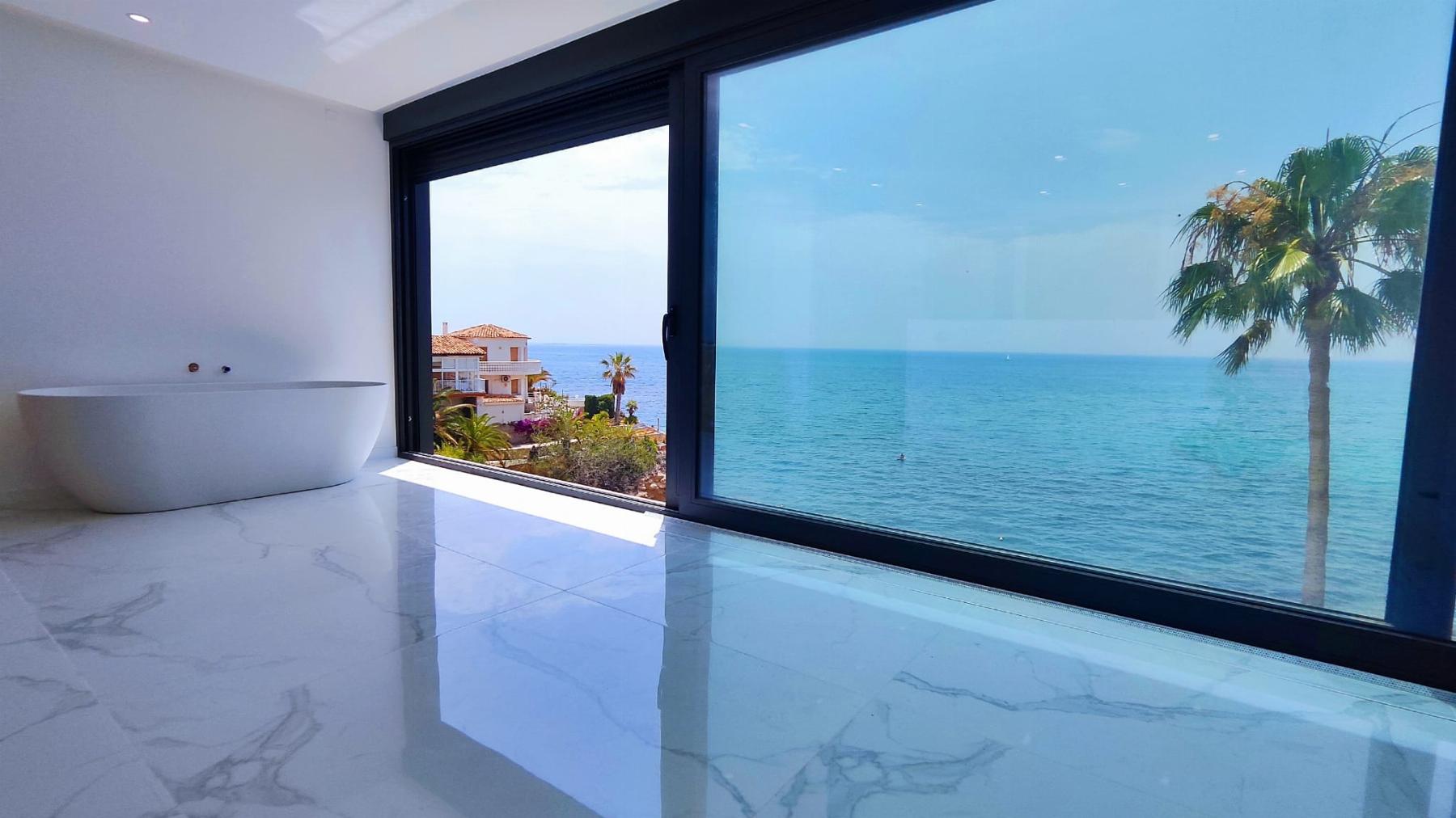 For sale of chalet in El Campello