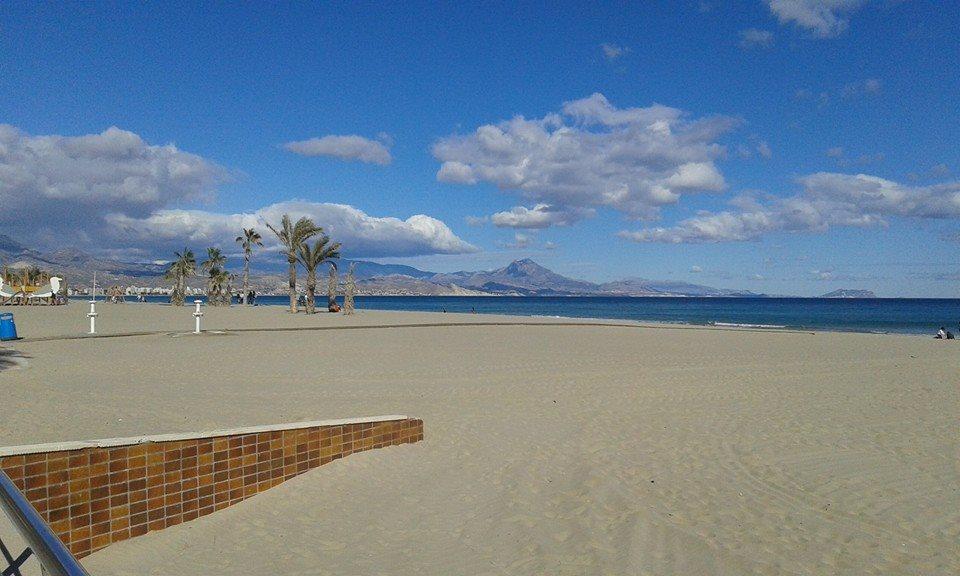 For sale of penthouse in Alicante