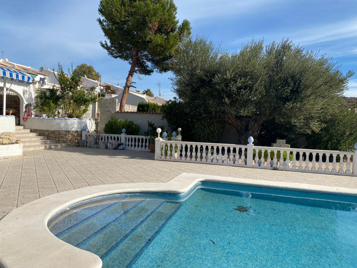 For sale of chalet in El Campello