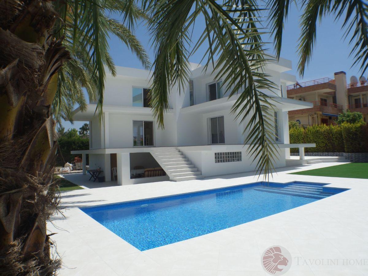 Verkoop van kleine villa in Benidorm