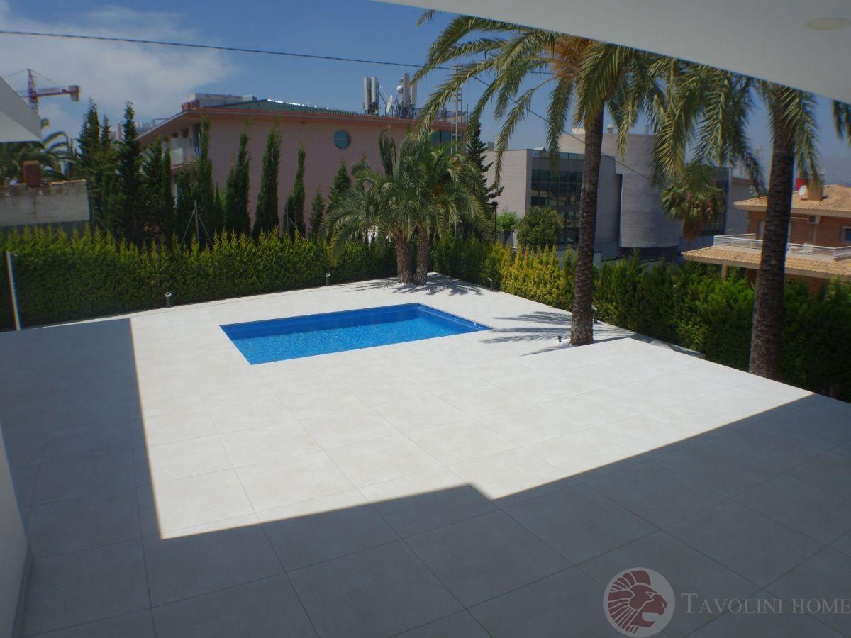 Verkoop van kleine villa in Benidorm