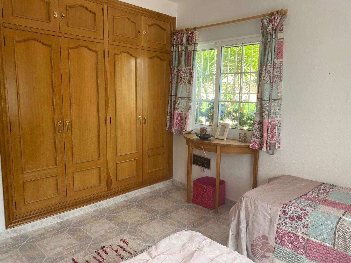Zu verkaufen von chalet in
 Busot