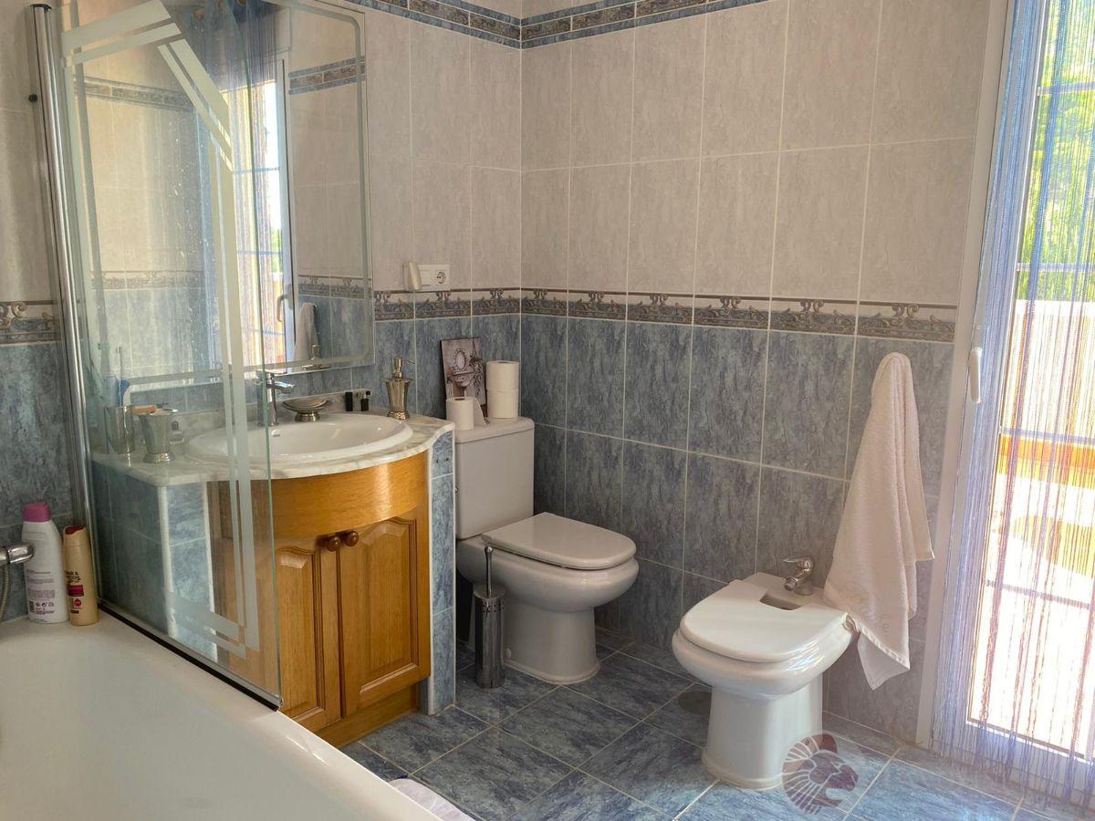 Zu verkaufen von chalet in
 Busot