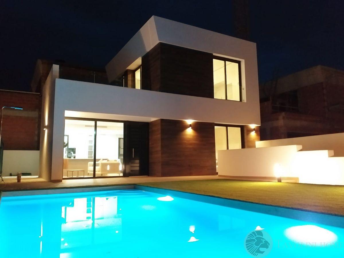 For sale of chalet in El Campello