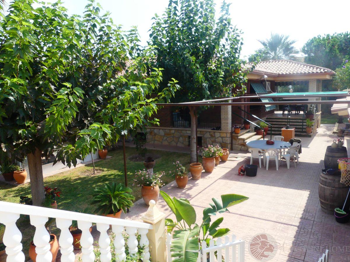 For sale of chalet in El Campello