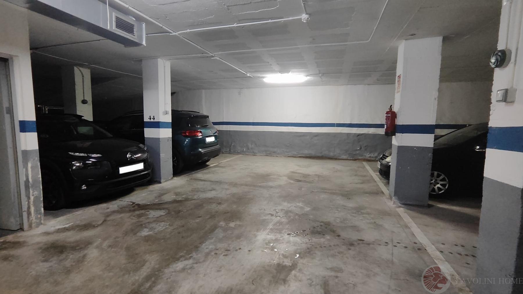 For rent of garage in El Campello