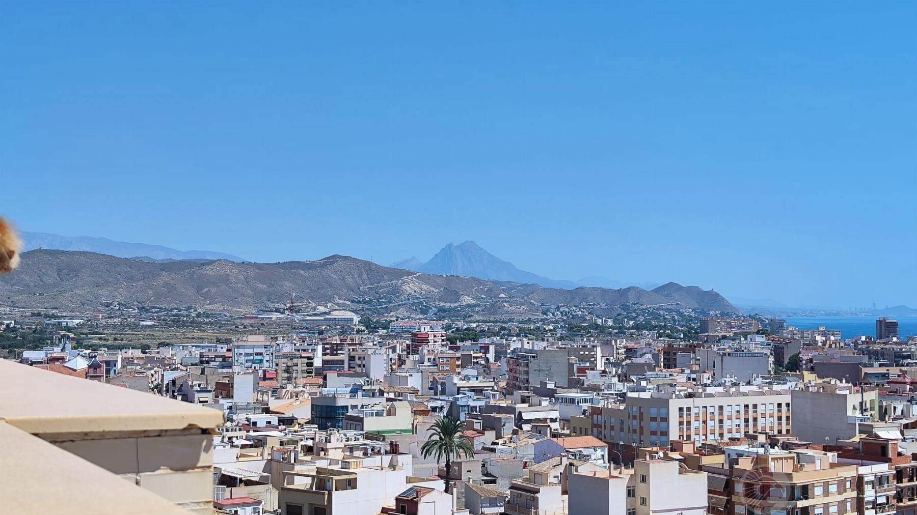 Zu verkaufen von penthouse in
 El Campello