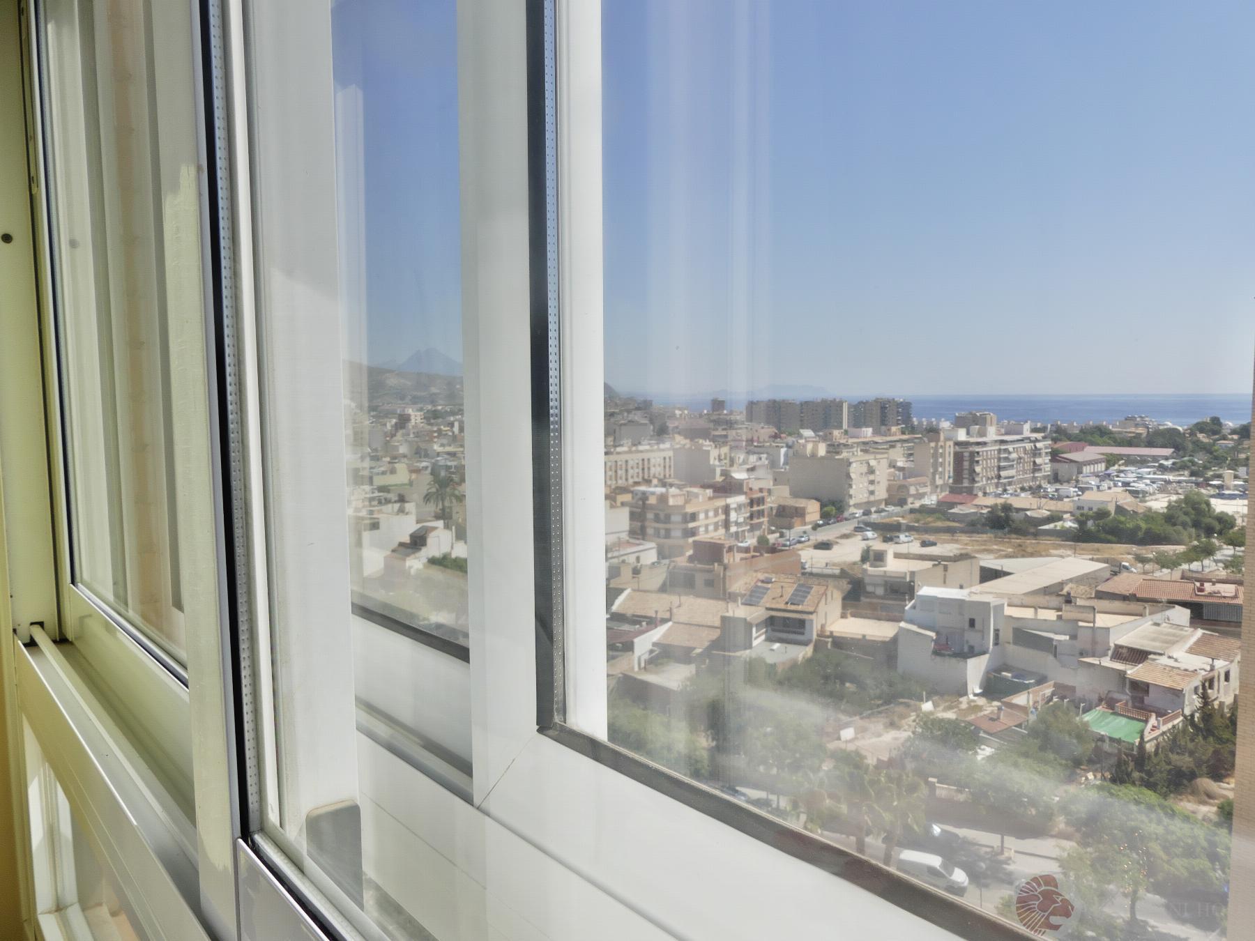 For sale of penthouse in El Campello